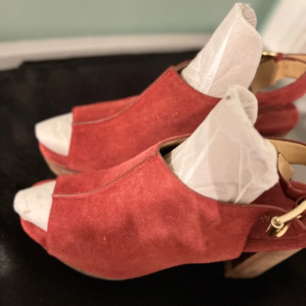 Michael Kors Elegant Red Suede Platform Heels Coral size 8 NEW fits a size 8.5 - Picture 6 of 7